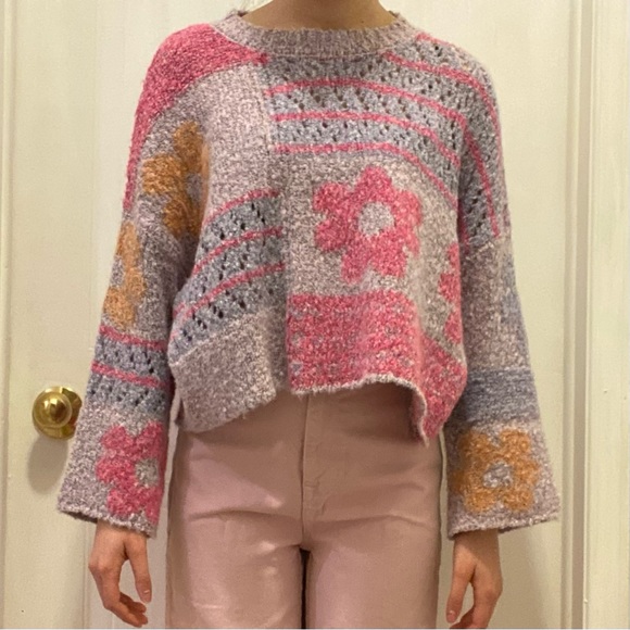Flower Sweater - Picture 2 of 4